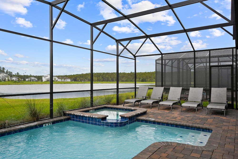 Home 9 Bed Themed Rooms Pool Storey Lake