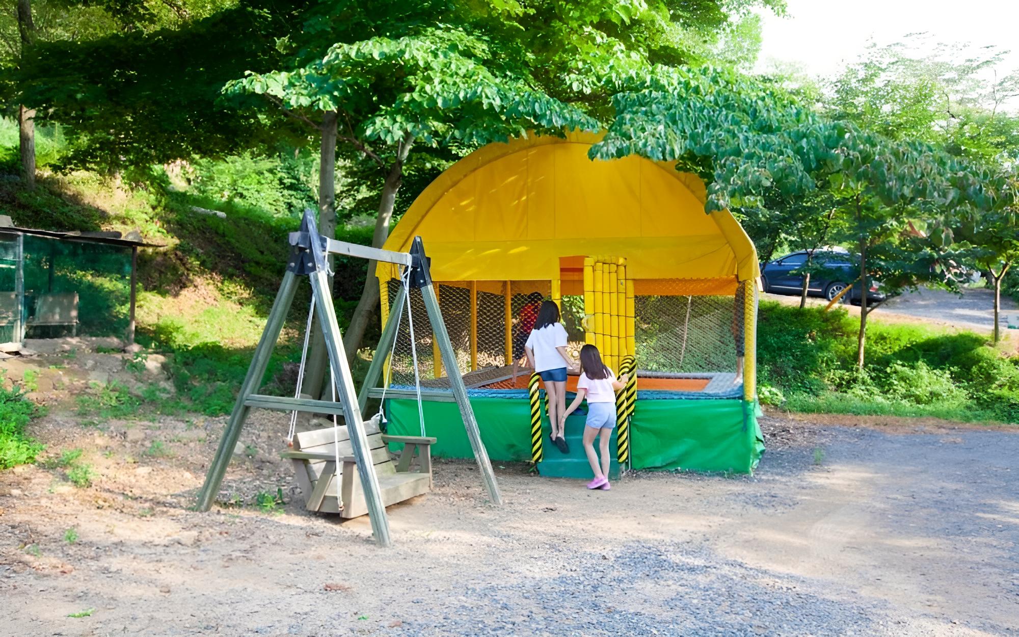 Gyeongju Healing Camp Glamping view 2