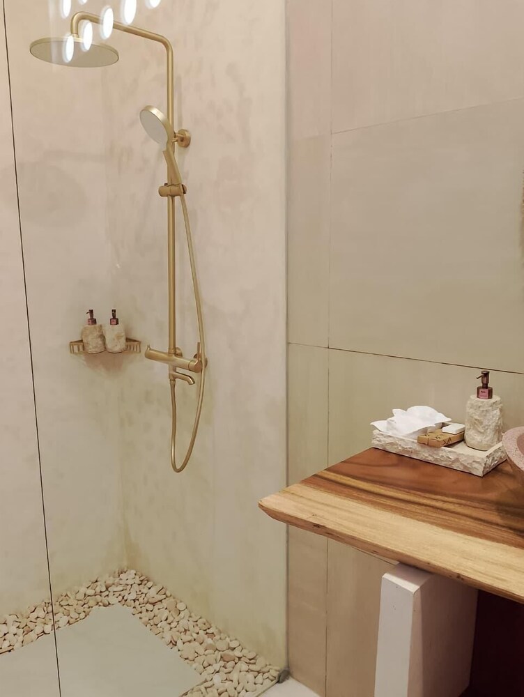 The Hyde Boutique Hotel
