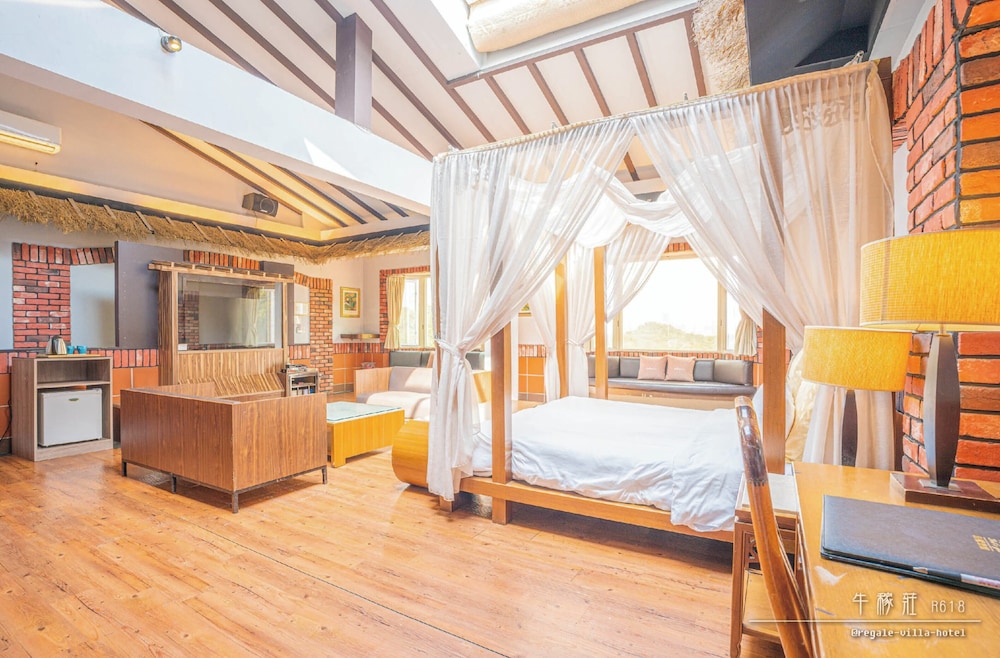 Regale Villa Hotel