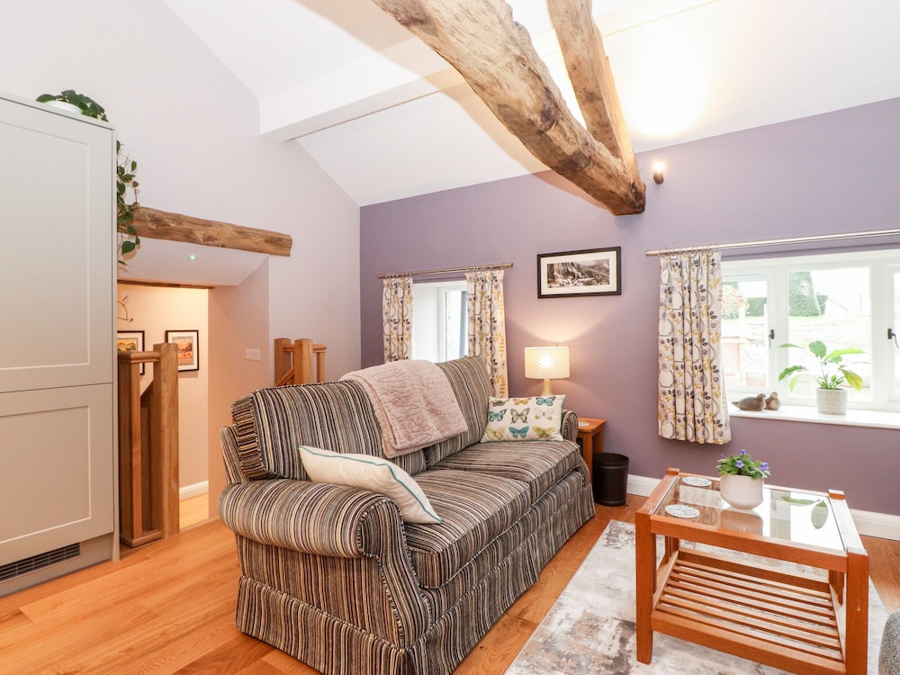 Low Ashmead Cottage
