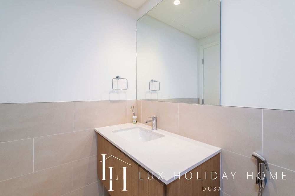 LUX The Orchid Creek Beach Suite
