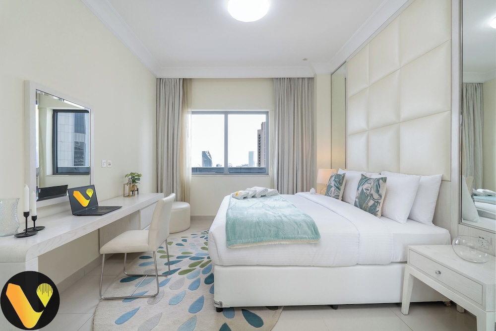 Vogue Stylish Apt Near Dubai Mall & Burj
