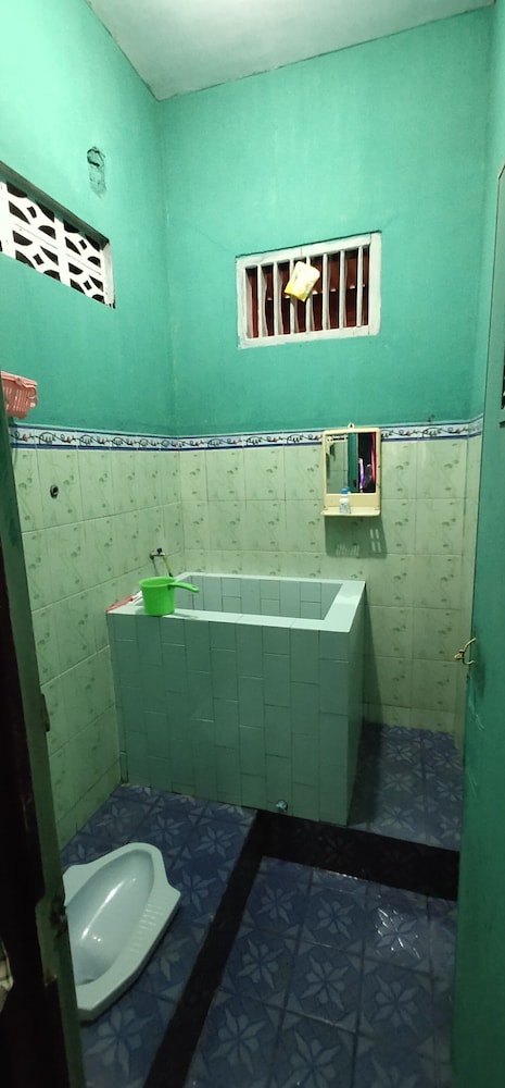Sutrisno Homestay - Hostel view 4