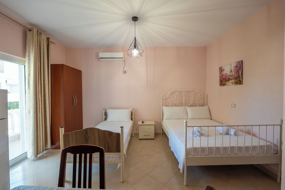 Sunny Villa