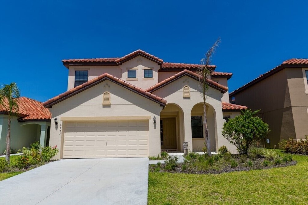 Veranda Palms IHR 1004 - Image 1