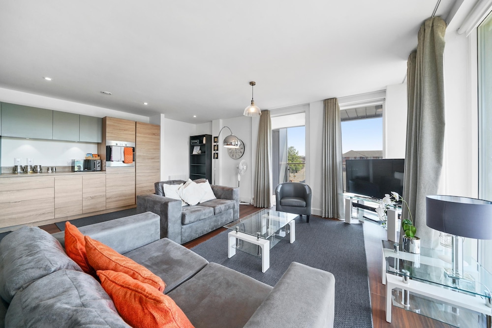 Kennet House Superior Serviced Apartment