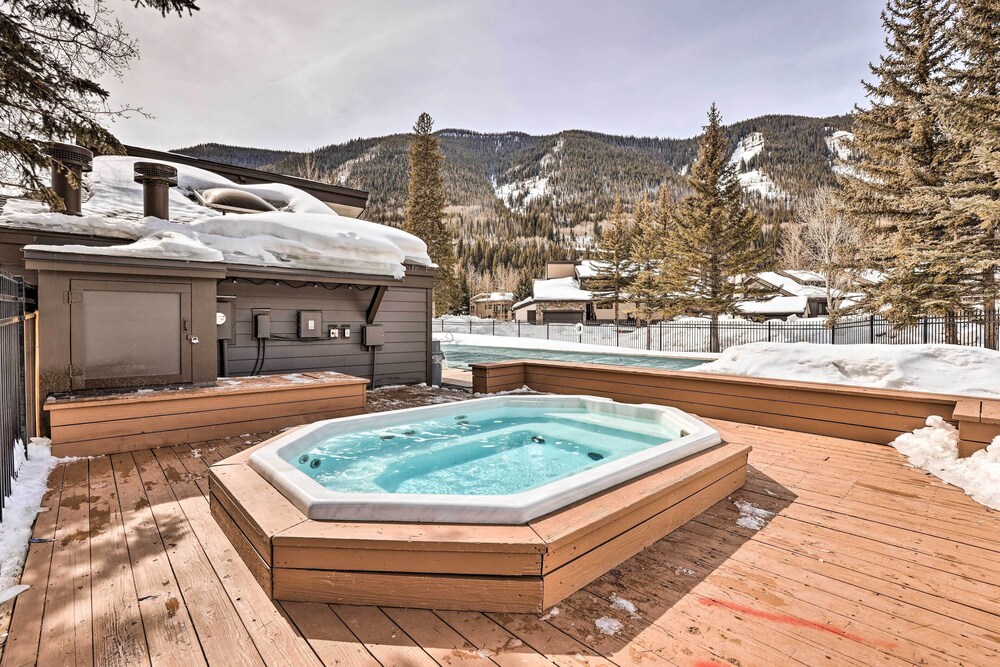 Cozy East Vail Condo ~ 6 Mi to Vail Village!