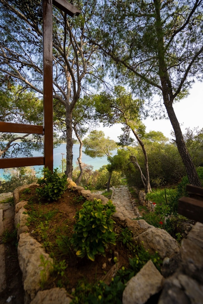 Aeraki Cottage at Heraion Lagoon