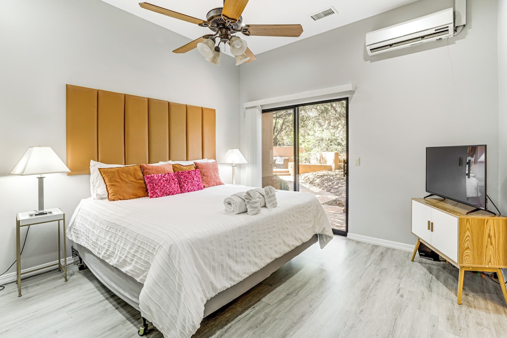 Group Getaway w/ Outdoor Oasis in Sedona!