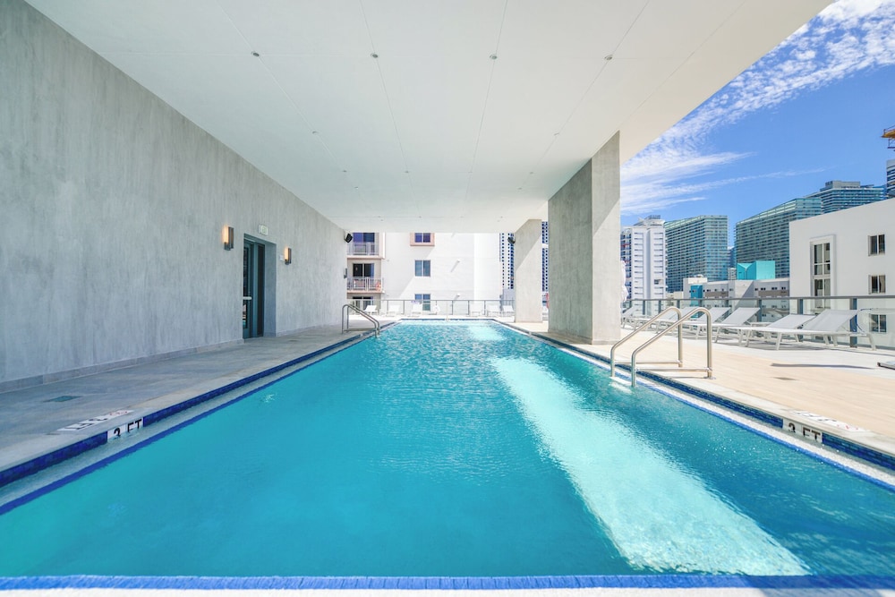 Luxury 3BR with Private Rooftop