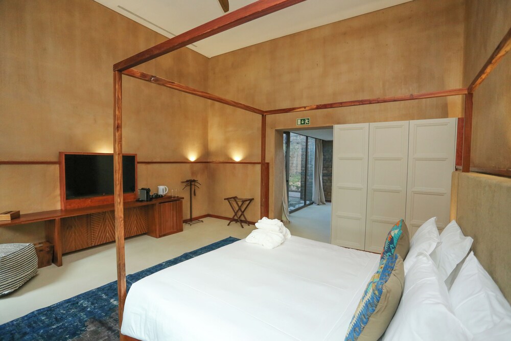 Mumba Lodge by Flow