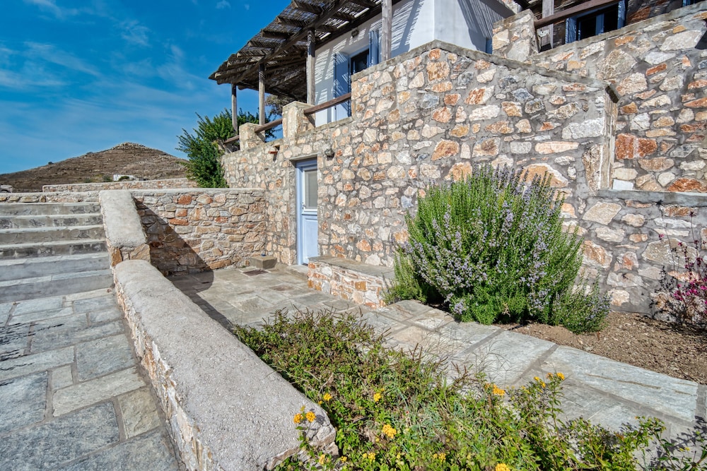 Serifos Houses Diasella