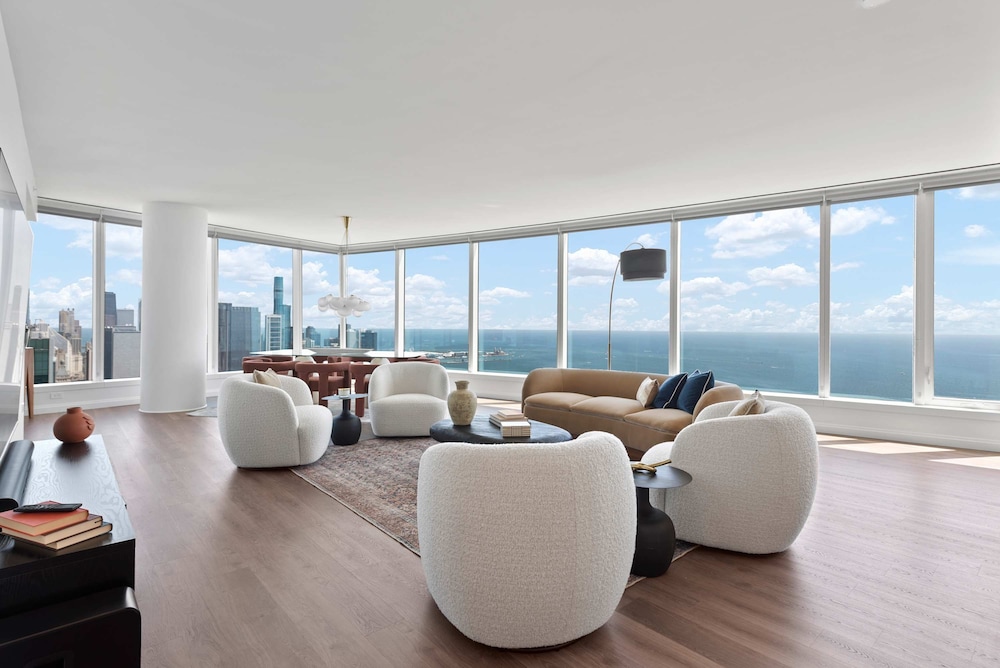 Panoramic Lake Views Premier Amenities for Groups