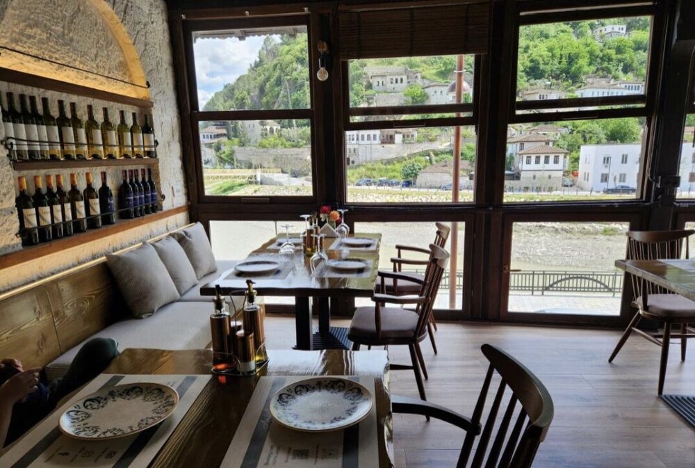 HOTEL & TRADITIONAL FOOD ANSEL