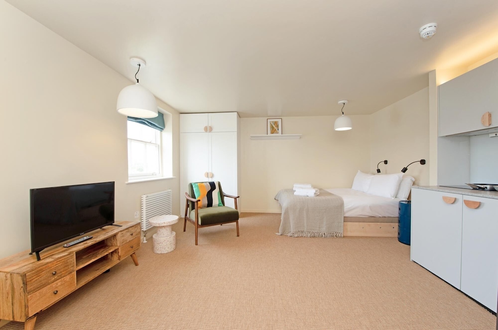 Spacious Studio Near Leafy Primrose Hill