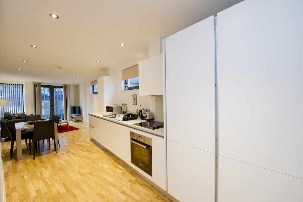 London Bridge – Tooley St by Viridian Apartments