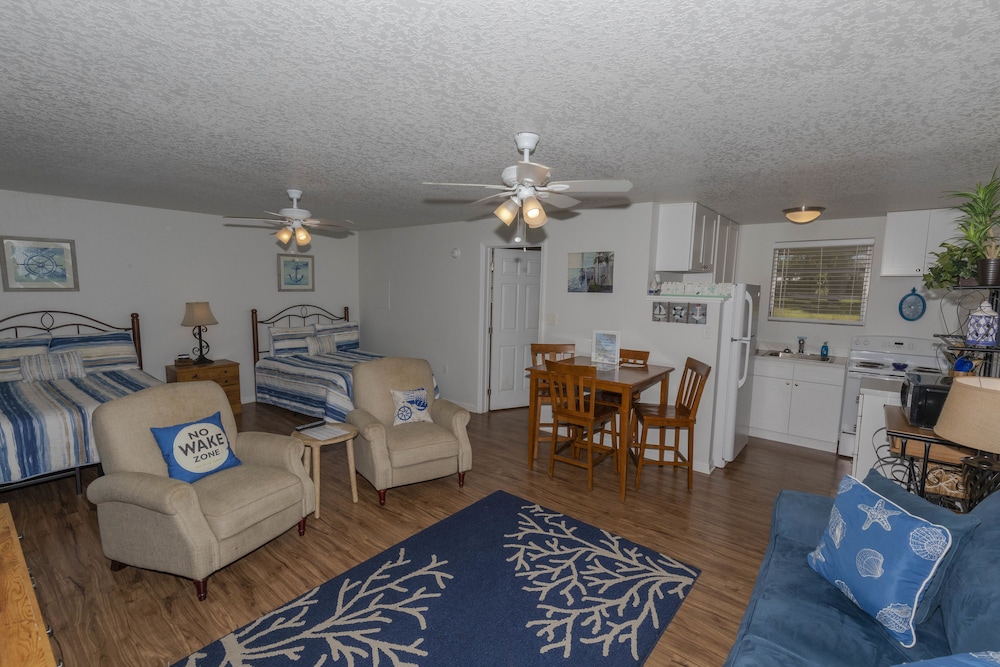 King's Bay Lodge
