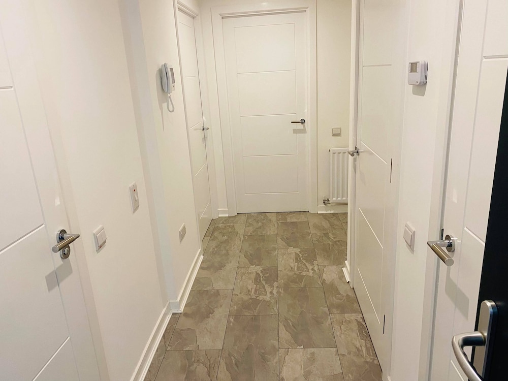 Beautiful 2-bed Apartment in Glasgow view 2