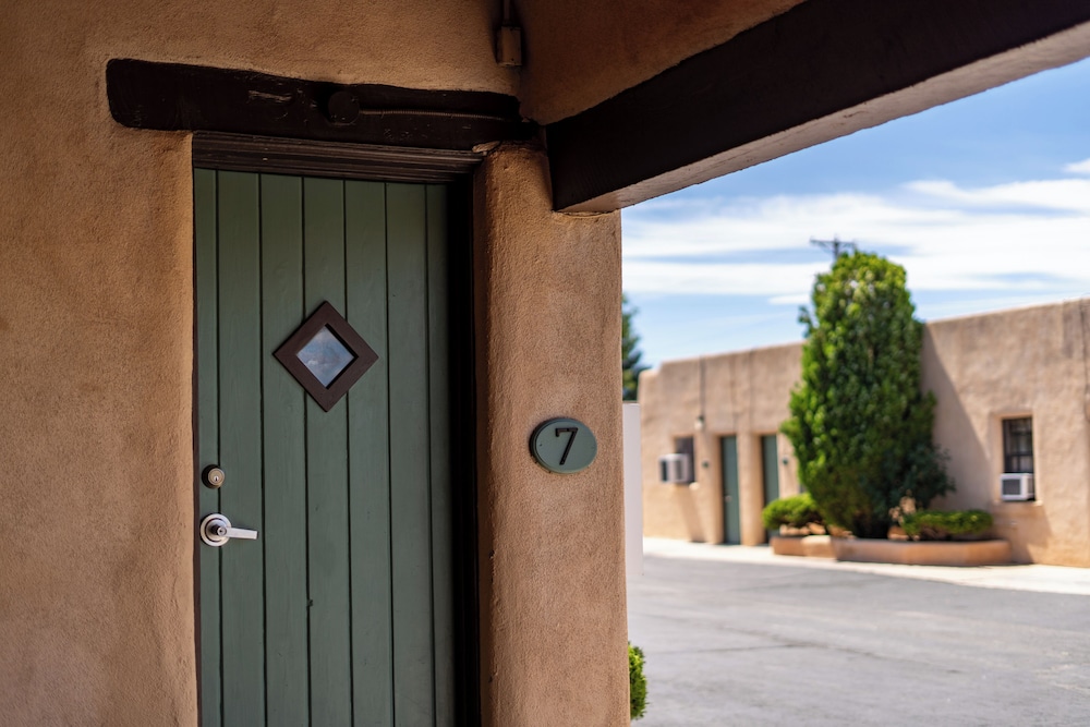 Santa Fe Vacations - King's Rest Court Inn - Property Image 40