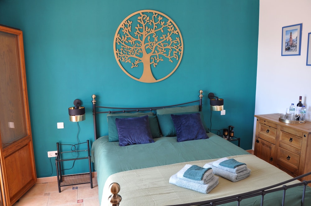 Villa El Dorado B&B and Wellness