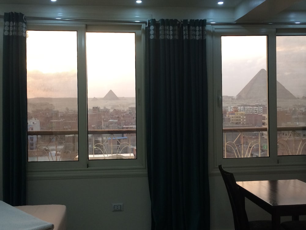 Giza Pyramids View Guest House view 4