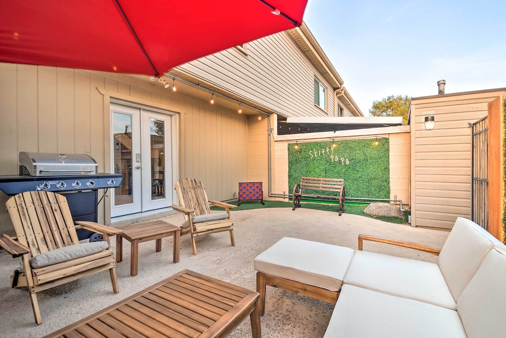 Scottsdale Gem: Pool Access, Walk to Old Town