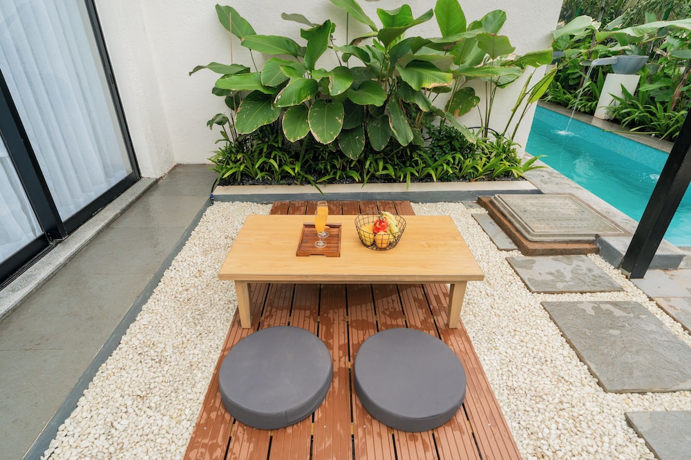 ELIVAAS Ekam | Luxe 4 BHK Villa With Pvt Pool & Patio