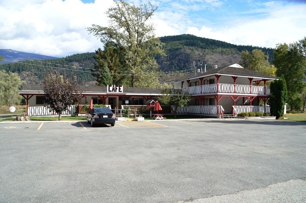 Rivermount Motel Campground and RV Park