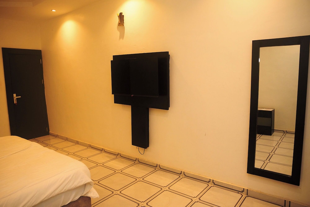Luxurious 1 Duplex and 3 Flats Apartments, Ugbor Village RD, Benin City Nigeria