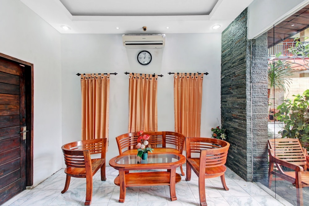 Super OYO 90672 ADHYA GUEST HOUSE LOMBOK view 3