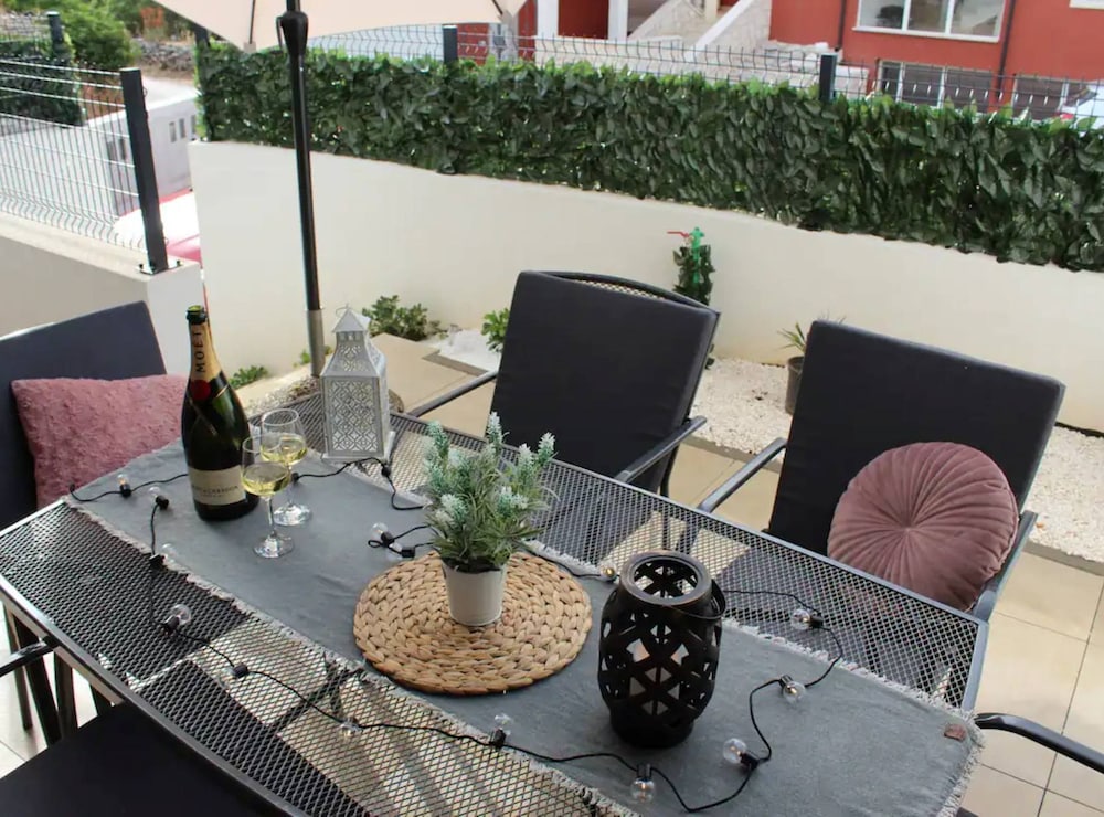Stylish Okrug Gornji Apartment With Terrace and Patio
