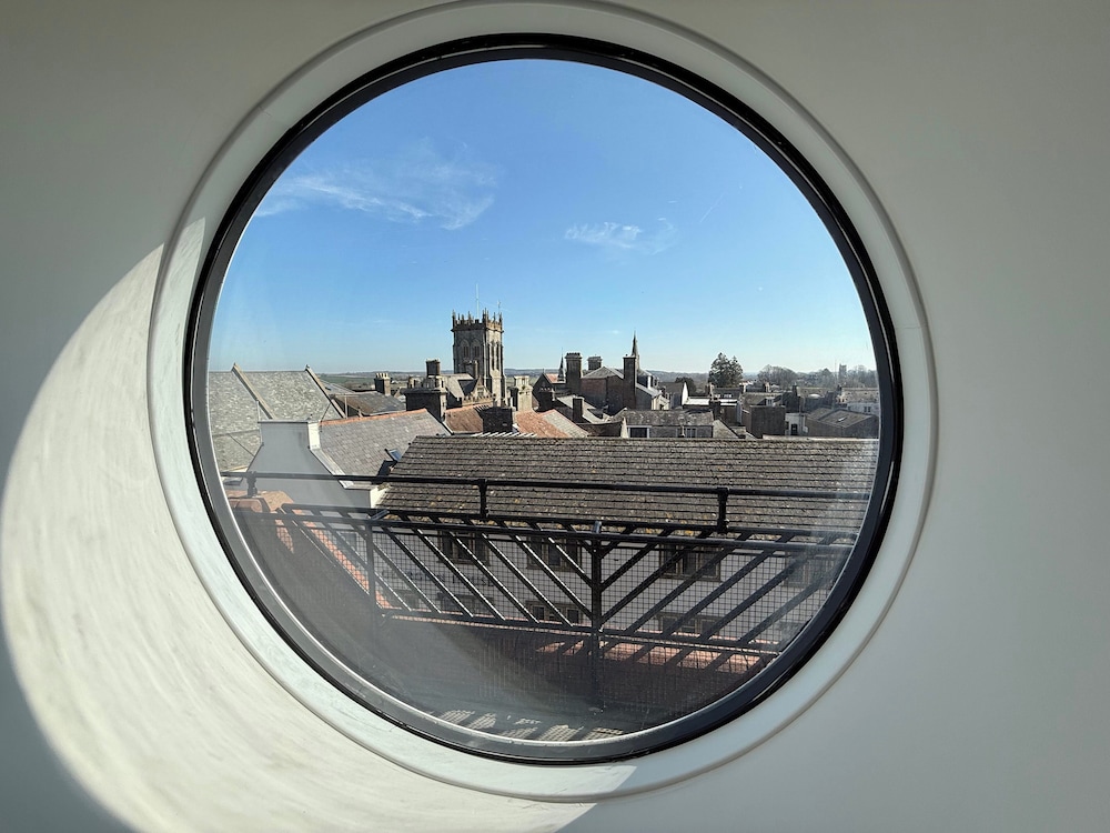 1 Bed Flat - Sleeps 2 - Parking - Wifi