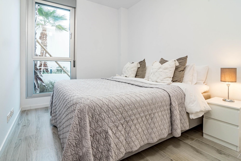 OV5 BB- Modern Family Flat Lovely Views