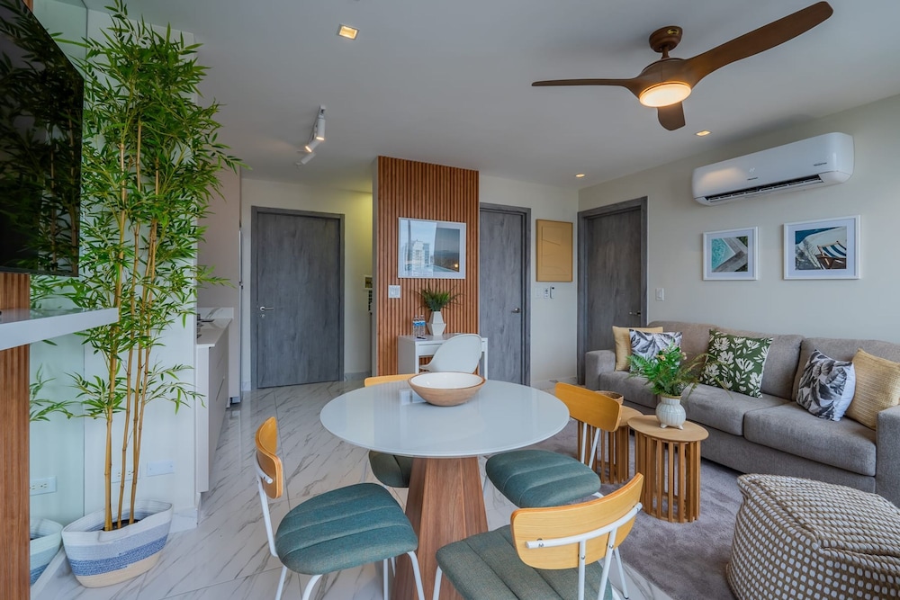 w Majestic 1BR w Beautiful View in Calle 50
