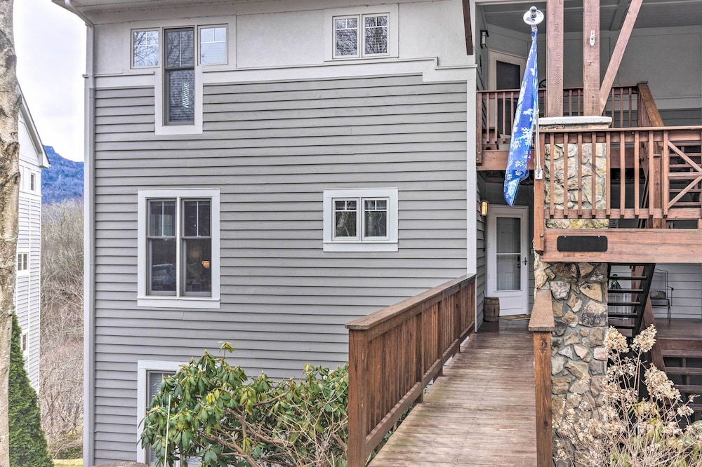 Updated Seven Devils Condo w/ Deck & Mountain View view 5