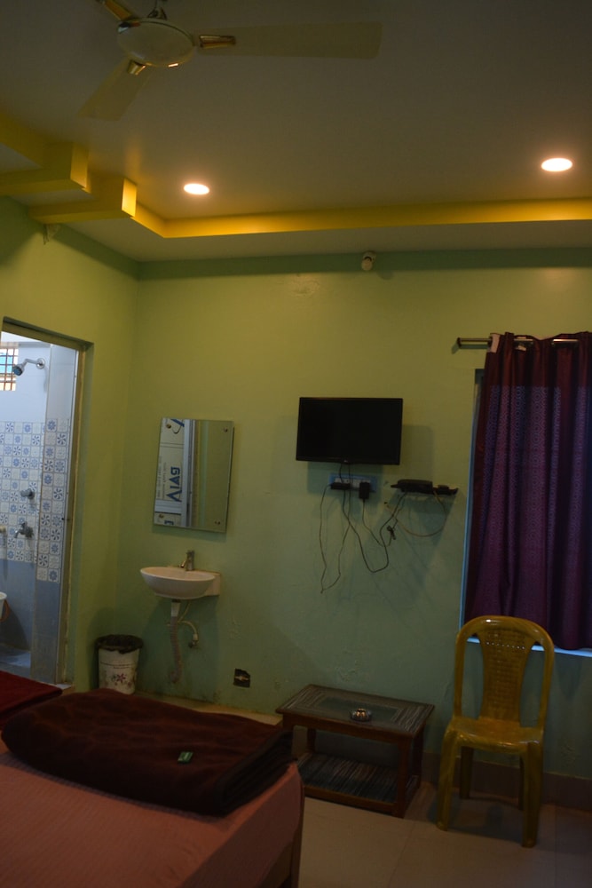 Hotel Mid Town Daringbadi