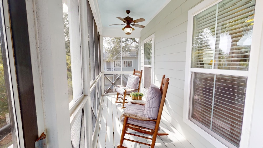 1313 6th Avenue - Rest A Shore