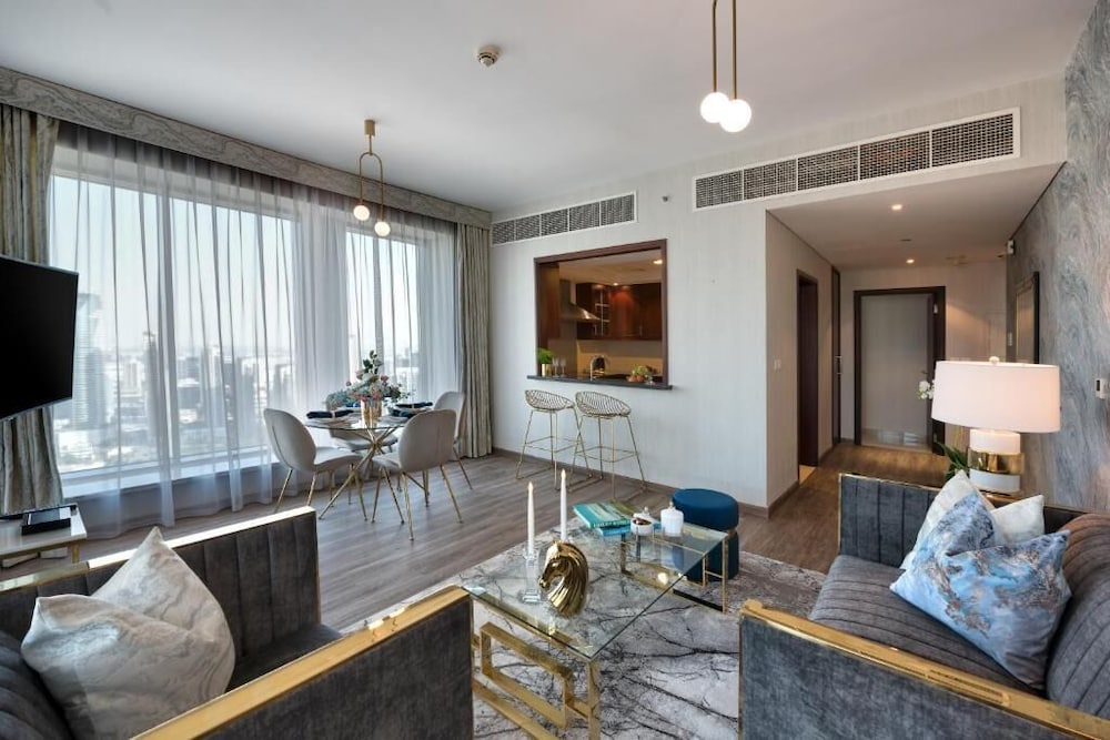 Durrani Homes - Designer 2BR Apt with stunning Burj Khalifa and Fountain View