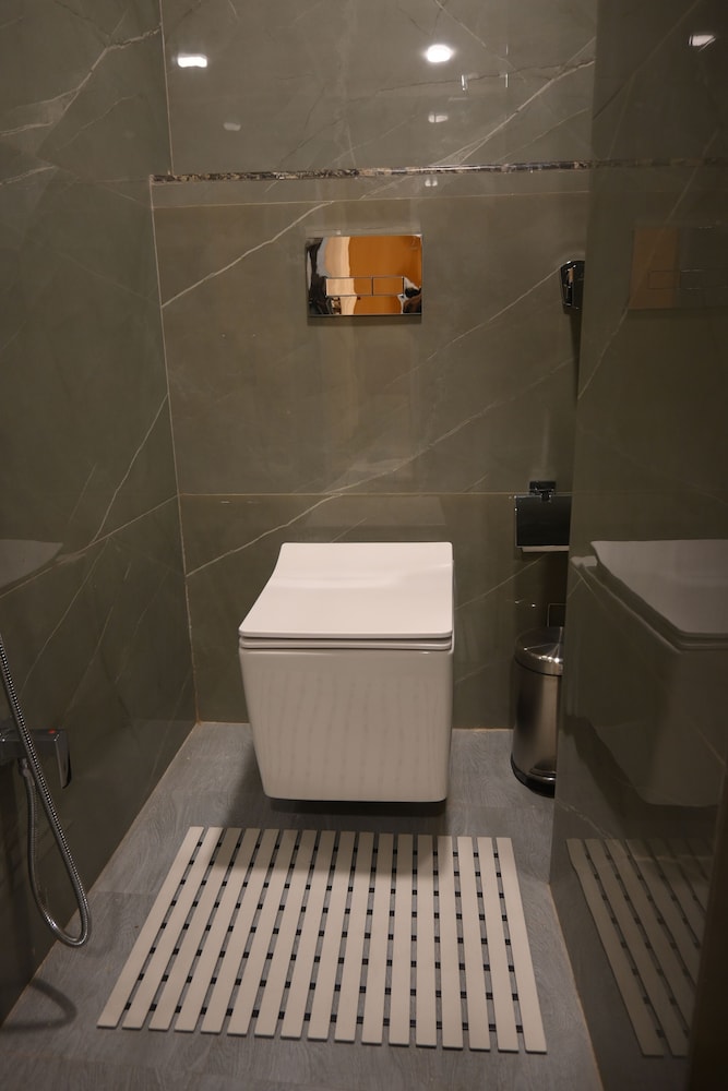Hotel Kashi Crown