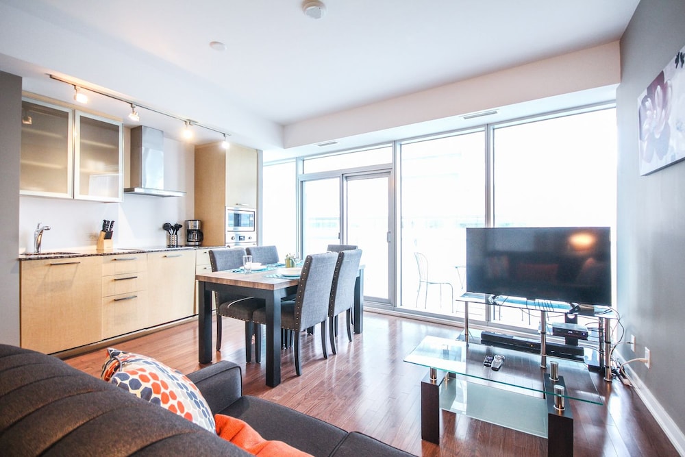 Sarkar Suites - Entertainment District