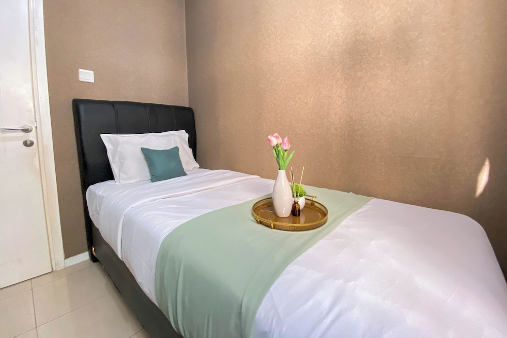 Pleasurable 2BR Apartment Parahyangan Residence