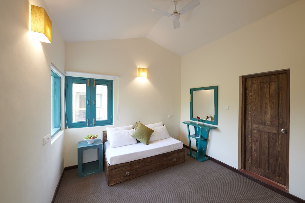 Aacorn Hideaway Resort & Spa