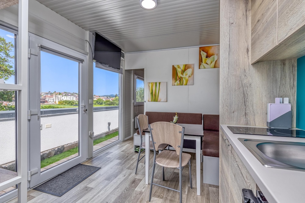 Rooftop Home With Whirlpool Sauna