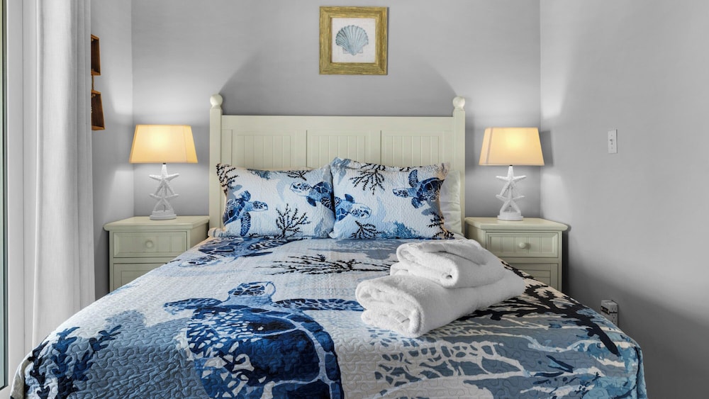 Sand Castles West A4: Steps to Beach, Pools, Private Balcony & More!