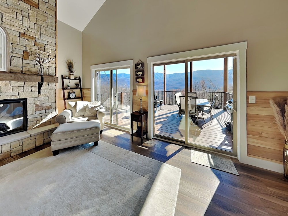 The Squirrel's Nest by Jackson Mountain Rentals