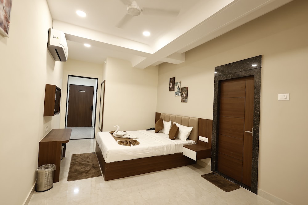 Hotel Raj Residency