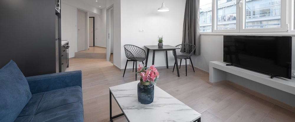 Venus, Nilie Hospitality MGMT