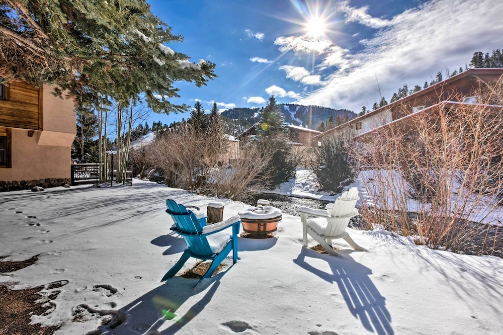 Waterfront Red River Haven: Walk to Ski Lift! view 5