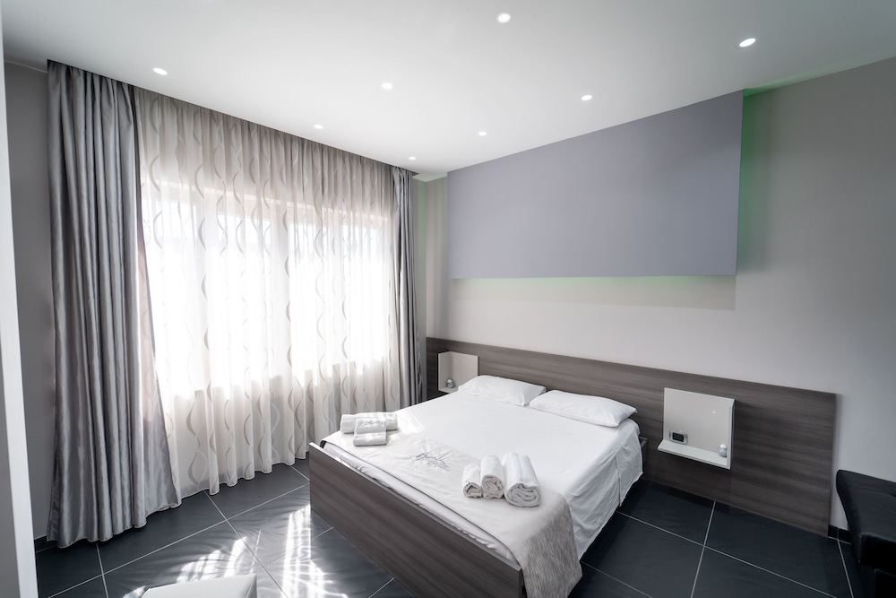 P.C. Boutique H. Napoli Centro by ClaPa Group Dislocated Hospitality